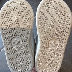 adidas子供靴の画像