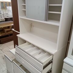 リユースのサカイ栃木店★ジモティ割あり★  食器棚 ホワイト W118×D51×H207 クリーニング済み TC11032の画像