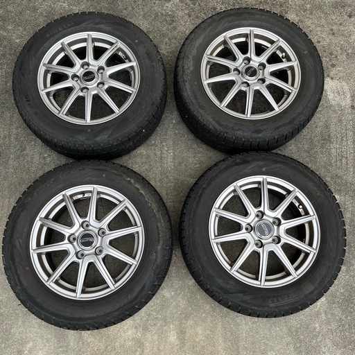 セレナ スタッドレスタイヤ 15インチ 4本セット 195/65R15 2018年製造 冬タイヤ ホイール付き 15×6J 5×100