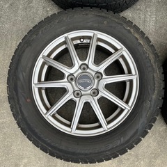 セレナ スタッドレスタイヤ 15インチ 4本セット 195/65R15 2018年製造 冬タイヤ ホイール付き 15×6J 5×100の画像