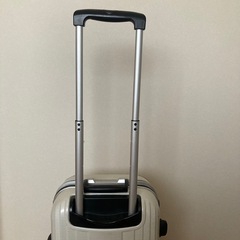 訳あり 機内持ち込みサイズ　スーツケースの画像