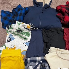 ③130cm 男の子　服の画像