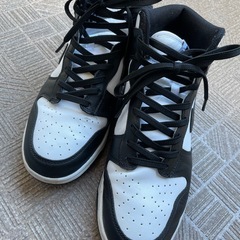 NIKE ダンク ハイ “パンダ” カラーの画像