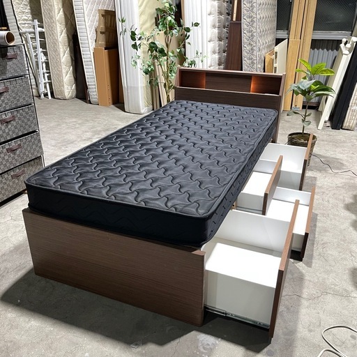 ?激安?❗️配送•設置?❗️♻️処分撤去♻️大量収納付きNITORIニトリシングルベッド　マットレスセット　ライト・コンセント付き　ブ