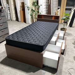 💥激安💥❗️配送•設置🉑❗️♻️処分撤去♻️大量収納付きNITORIニトリシングルベッド　マットレスセット　ライト・コンセント付き　ブラウンの画像