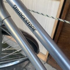 リサイクルショップどりーむ荒田店　No533 自転車　シティサイクル　２７インチ　BRIDGESTONE　ギア内装三段切替　LEDオートライト付きの画像