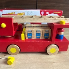 　木製　知育　森の消防車の画像