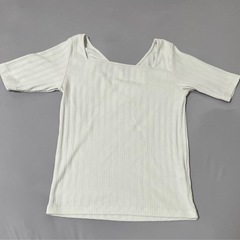 AZUL by MOUSSY トップス　白　Mサイズ　レディースの画像