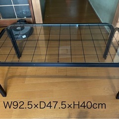 ガラステーブルの画像