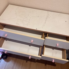 ピンクとホワイトのチェスト/タンス/引き出し収納の画像