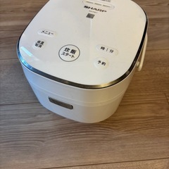 ★炊飯器 SHARP 3合炊き シャープ 白 ホワイト 2019年製 0.54Lの画像