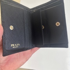 PRADA 折りたたみ財布の画像