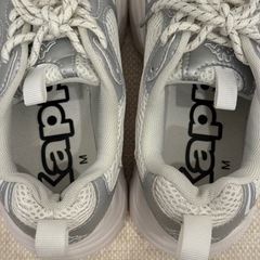 【10/20まで✨】FILA 厚底スニーカー Mサイズ／シルバー×ホワイト 小山市内受け渡し👟の画像