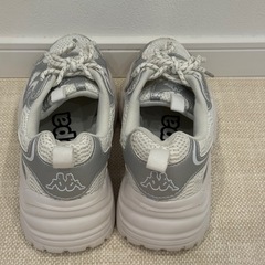 【10/20まで✨】FILA 厚底スニーカー Mサイズ／シルバー×ホワイト 小山市内受け渡し👟の画像