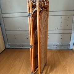 ①衝立　パーテーション　3連折り畳みの画像