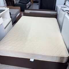 【格安】ダブルベッド　フレーム　マットレス付きの画像