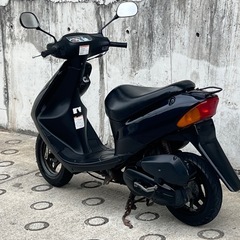大人気セール‼️安心のドライブベルト新品✨️バッテリー充電済み🔋リアタイヤ新品✨️リアブレーキシュー新品✨️嬉しいオイル満タン補充済み🈵オイル交換不要⭕️継ぎ足しだけで🆗2サイクルでパワフルな走り💨CA1PA レッツ2✴の画像