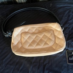 シャネル ポーチバッグ CHANEL 、製造管理カード素敵な色合いのポーチバッグです。の画像