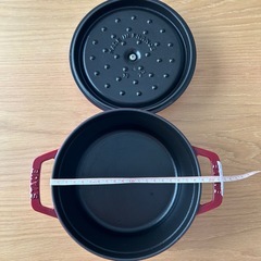 【未使用】STAUB 赤 ココット　ココットラウンドチェリー　両手鍋 18cmの画像