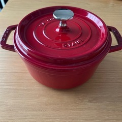 【未使用】STAUB 赤 ココット　ココットラウンドチェリー　両手鍋 18cmの画像
