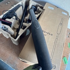 掃除機　コードレス掃除機　箱付きの画像