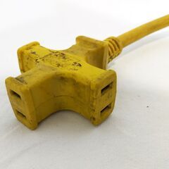 △ 工事用延長コード 延長コード 3口 約10m20cm 黄色 1995年製 動作OK メーカ不明の画像