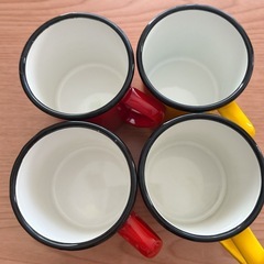 レトロ ホーロー コップ 4個 の画像