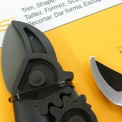 新品 FISKARS 太枝切鋏 剪定鋏 セット 園芸用ばさみ 3.2cmの枝の切断 フィスカース 庭仕事 庭管理 冬越し 札幌市 厚別区の画像
