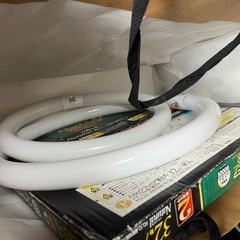 シーリングライト（3個＋予備電球）の画像