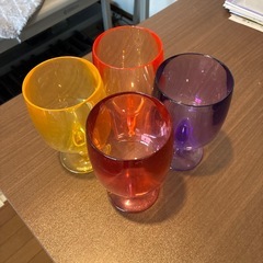 コストコで買ったカラフルコップの画像