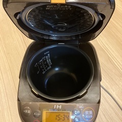 象印3合炊き炊飯器の画像