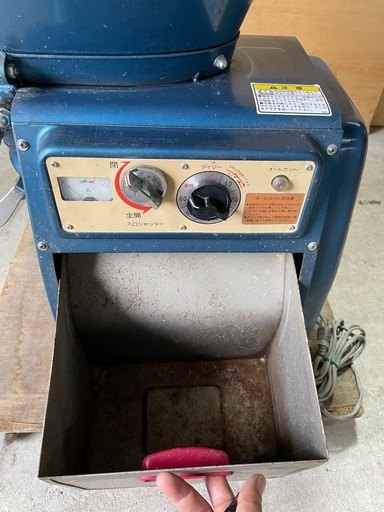シルバー　精米機 循環式精米機 100V 50/60Hz仕様 本体サイズ:約W450×H710×D510mm/重量:約26kg