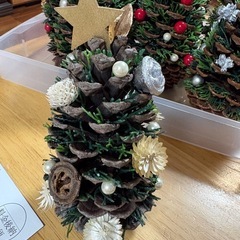 ハンドメイド👻松ぼっくりクリスマスツリーの画像