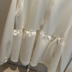 ペプラムデザインパーカーM新品の画像