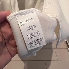 ペプラムデザインパーカーM新品の画像