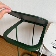 中が見えるゴミ箱の画像