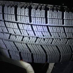 185/70r14 88Qスタッドレスタイヤ30週23年製とホイール4本セットの画像