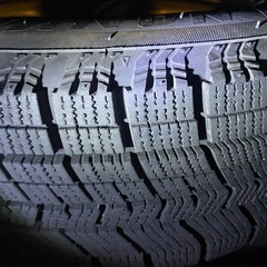 185/70r14 88Qスタッドレスタイヤ30週23年製とホイール4本セットの画像