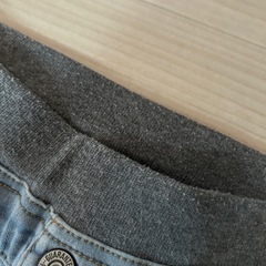 デニムパンツの画像