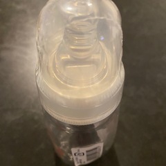 新品pigeon哺乳瓶と乳首の画像