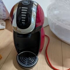座椅子2個、シーリング2個、コーヒーメーカーの画像