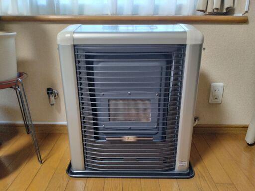 サンポットFF石油ストーブゼータス！品番「FFR‐563SX」2013年式中古 サンポット ゼータスイング FFR-563SX S オークション比較