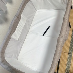 ベビーベッド 折りたたみ式の画像