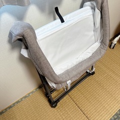 ベビーベッド 折りたたみ式の画像