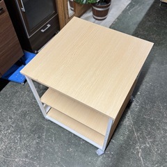 A1634🌟配送♻️設置可能‼️ プリンタ台 プリンタラック ロータイプ キャスター付き 収納 棚付き 幅60cm×奥行60cm×高さ70cm 木目 ライトブラウンの画像