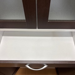食器棚の画像