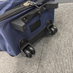 リュック  キャリーケースの画像