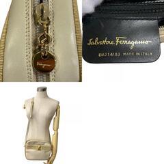 サルヴァトーレフェラガモ Salvatore Ferragamo ショルダーバッグ ヴァラリボン ホワイトの画像