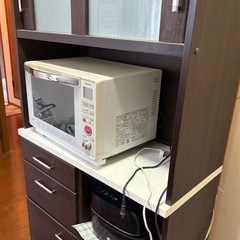 キッチン食器棚付きキャビネットの画像