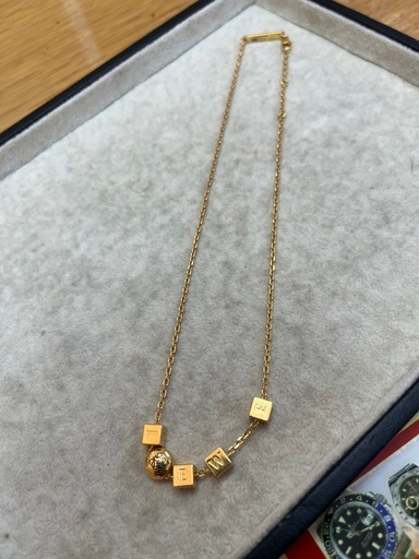 LOEWEキューブネックレス